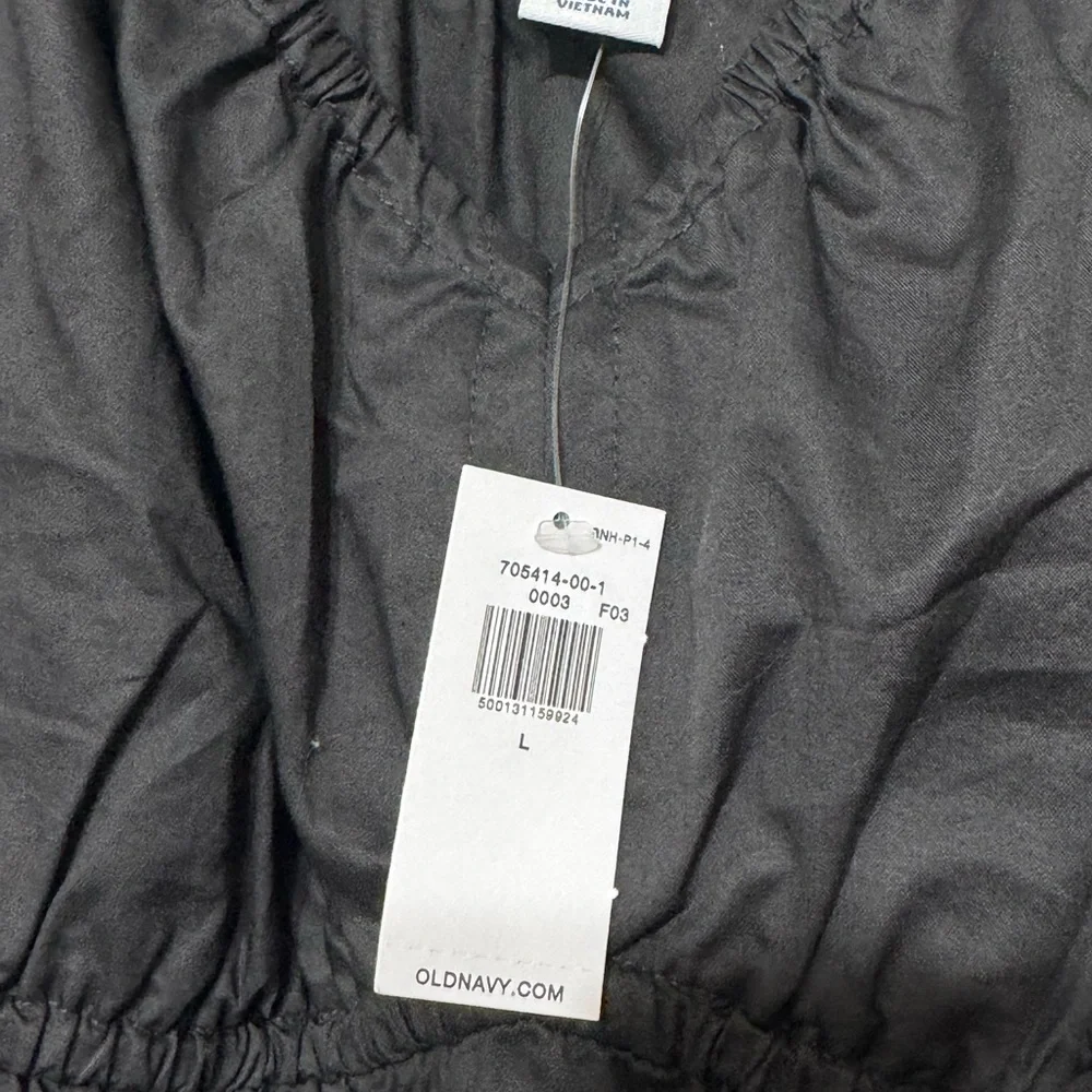 Old Navy Women’s Black Romper - Picture 3 of 3